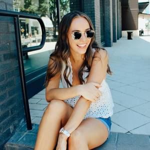 Meet your Posher, Laura kate